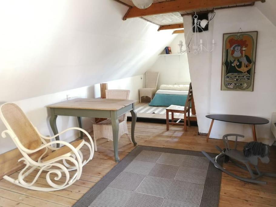 A Pousada Gemuetliches Reetdachhaus Mit Kaminofen Ribe Exterior foto