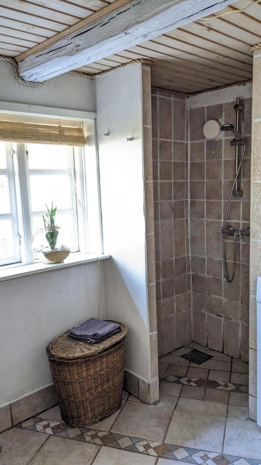 A Pousada Gemuetliches Reetdachhaus Mit Kaminofen Ribe Exterior foto